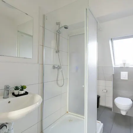 T&k - 1 To 4 - 20min To Tradefair Messe Airport Duesseldorf Duisburg