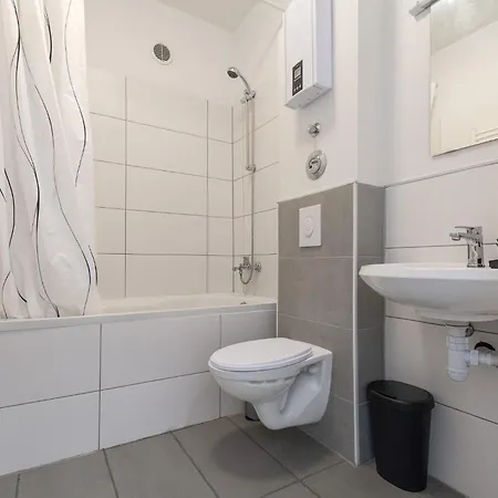 T&k - 1 To 4 - 20min To Tradefair Messe Airport Duesseldorf Lejlighed