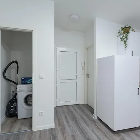 T&k - 1 To 4 - 20min To Tradefair Messe Airport Duesseldorf *