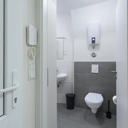 T&k - 1 To 4 - 20min To Tradefair Messe Airport Duesseldorf Lejlighed