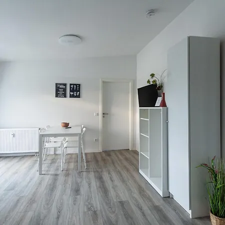 T&k - 1 To 4 - 20min To Tradefair Messe Airport Duesseldorf Lejlighed Duisburg