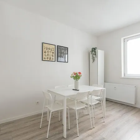 T&k - 1 To 4 - 20min To Tradefair Messe Airport Duesseldorf Lägenhet