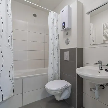 T&k - 1 To 4 - 20min To Tradefair Messe Airport Duesseldorf Duisburg