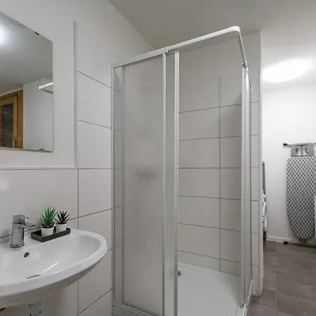 T&k - 1 To 4 - 20min To Tradefair Messe Airport Duesseldorf Lägenhet *