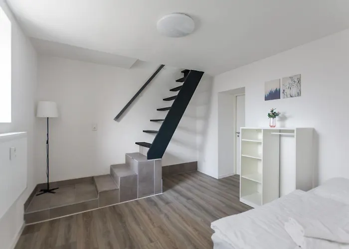 公寓 T&k - 1 To 4 - 20min To Tradefair Messe Airport Duesseldorf 杜伊斯堡